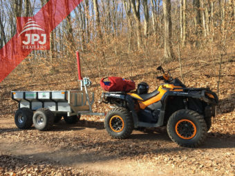 ATV Can Am und ATV trailer Profi Arbeiter